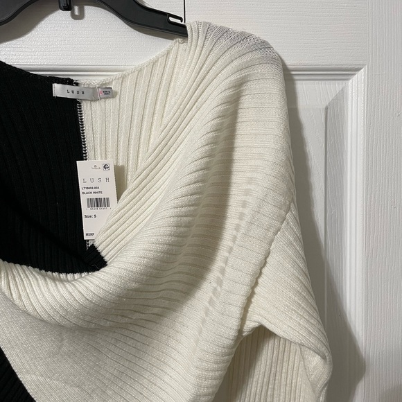 Lush Women’s NWT Twist front Black and White Cropped Sweater size Small - Picture 9 of 12